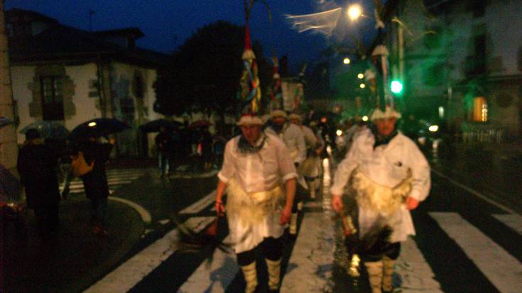 Zanpantzarra eta momotxorroak