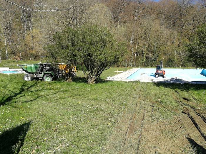 Hasi dira Urdiaingo igerilekua berritzeko lanak