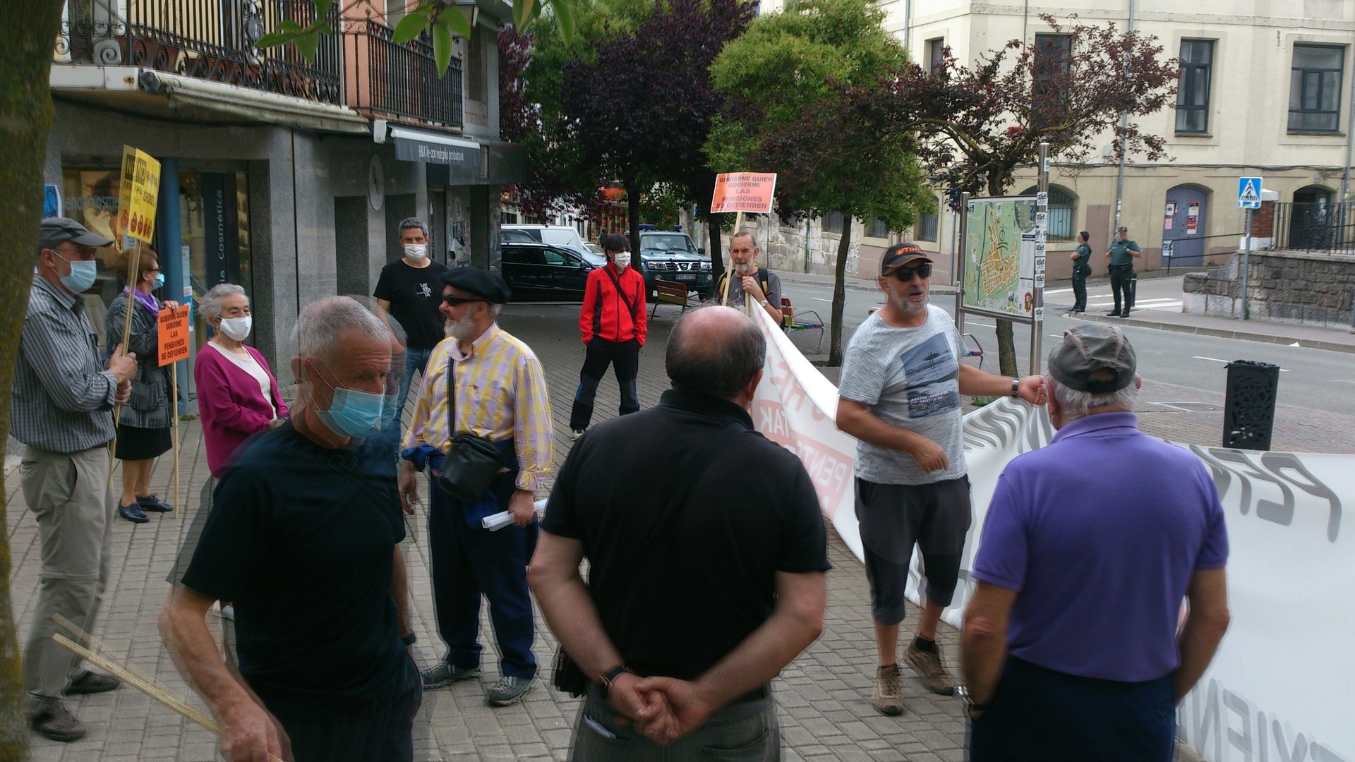 Pentsiodunek Euskal Herriko Gutun Sozialaren deialdiarekin bat egin dute