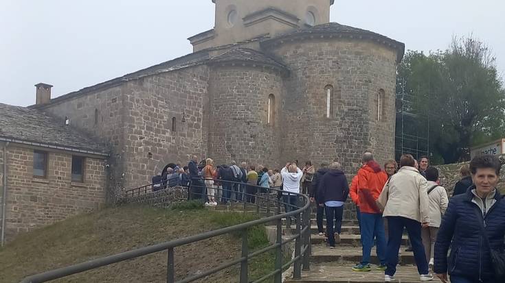 Egun handia santutegian