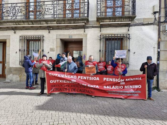 Pentsiodunak "bizitza duinen" alde eginen dute Martxoaren 8an