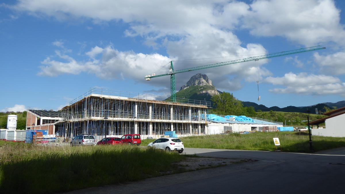 Kanpoko auditoriak eskolaren esleipen eta exekuzio prozedurak bermatu ditu