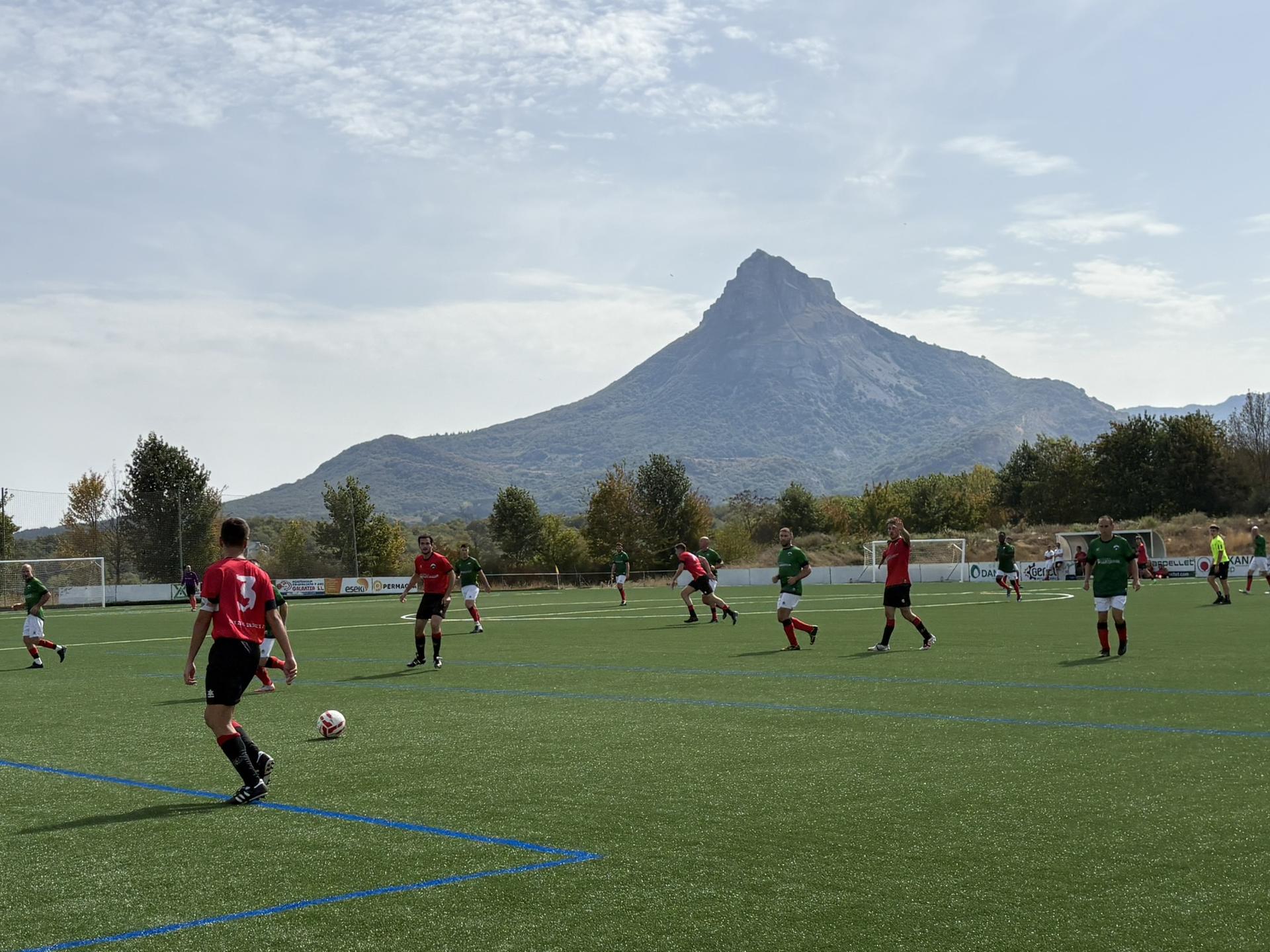 Liga etenaldiaren ondoren, lanera
