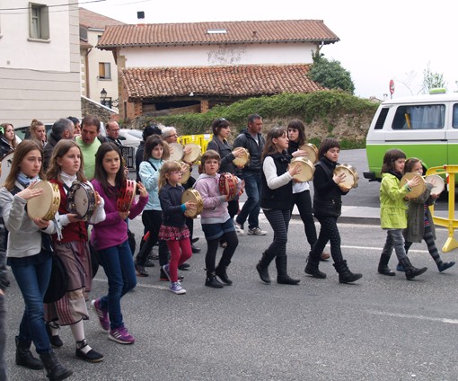 Giro polita Etxarrin