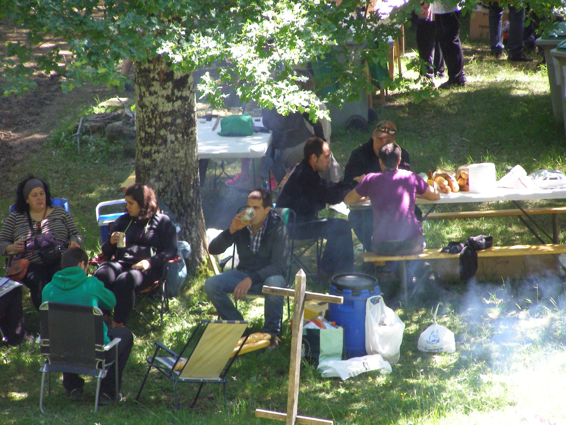 Iturri bedeinkatuaren ondoan, festa