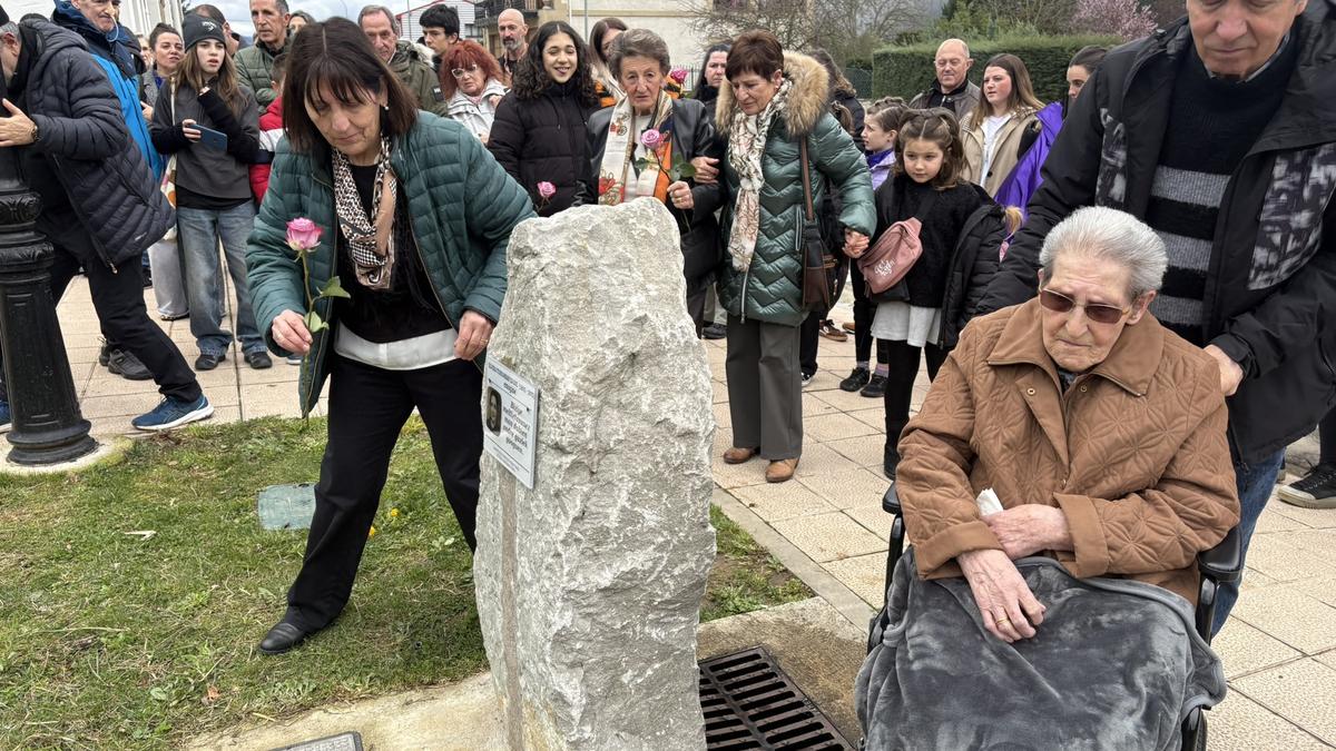 Elvira Turumbay emaginak badu bere plaza