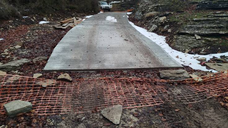 Natur parkean azpiegiturak hobetze lanak egiten ari dira