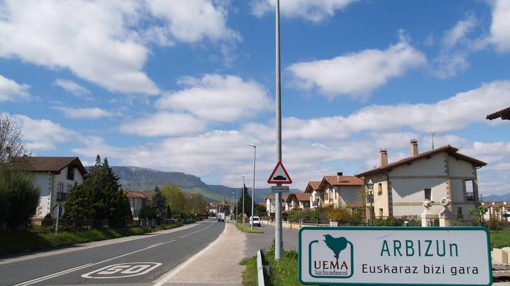 UEMAren ikerketa batek euskararen "galera aldi baten hasiera" islatzen du