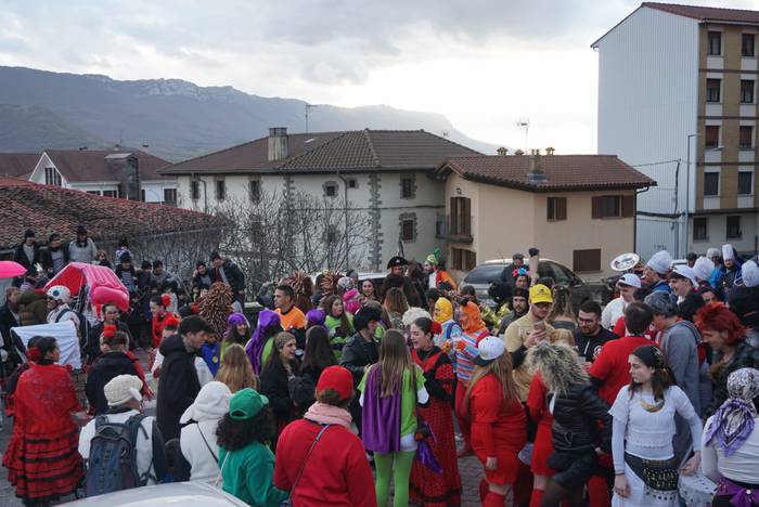 Ihote giroa Irurtzunen