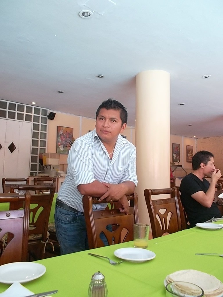 Isaac Esaú Carrillo Can. Juntúul aj ts’íib maaya, ku k’aay ti’ le eek’o’obo’, ti’ le lu’umo’