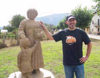 "Irañeta herri txikia da eta sarreran figura indartsu bat du orain"