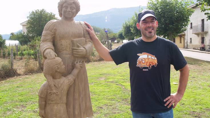 "Irañeta herri txikia da eta sarreran figura indartsu bat du orain"