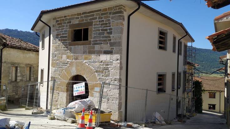 Hainbat eraikuntza lan egiten ari dira Unanun