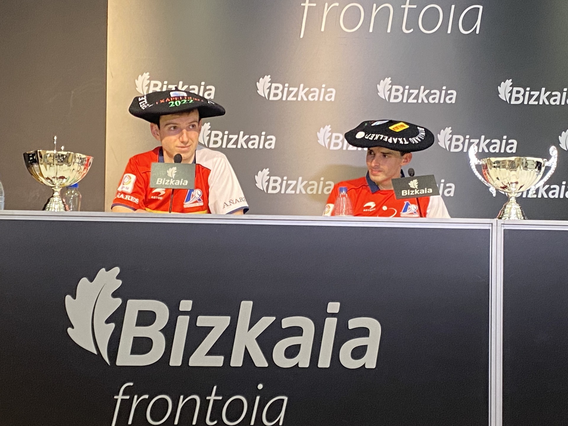 Zapore berezia duen txapela