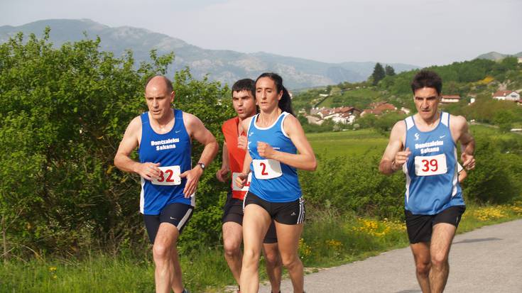 Ginesa Lopez eta Raul Audikana Sakanako Atletismo Kopako buru