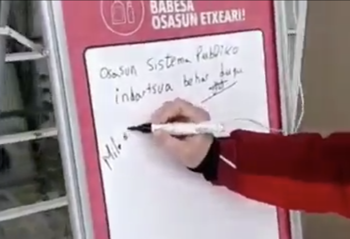 Osasun sistema publikoaren aldeko mezu bilduma