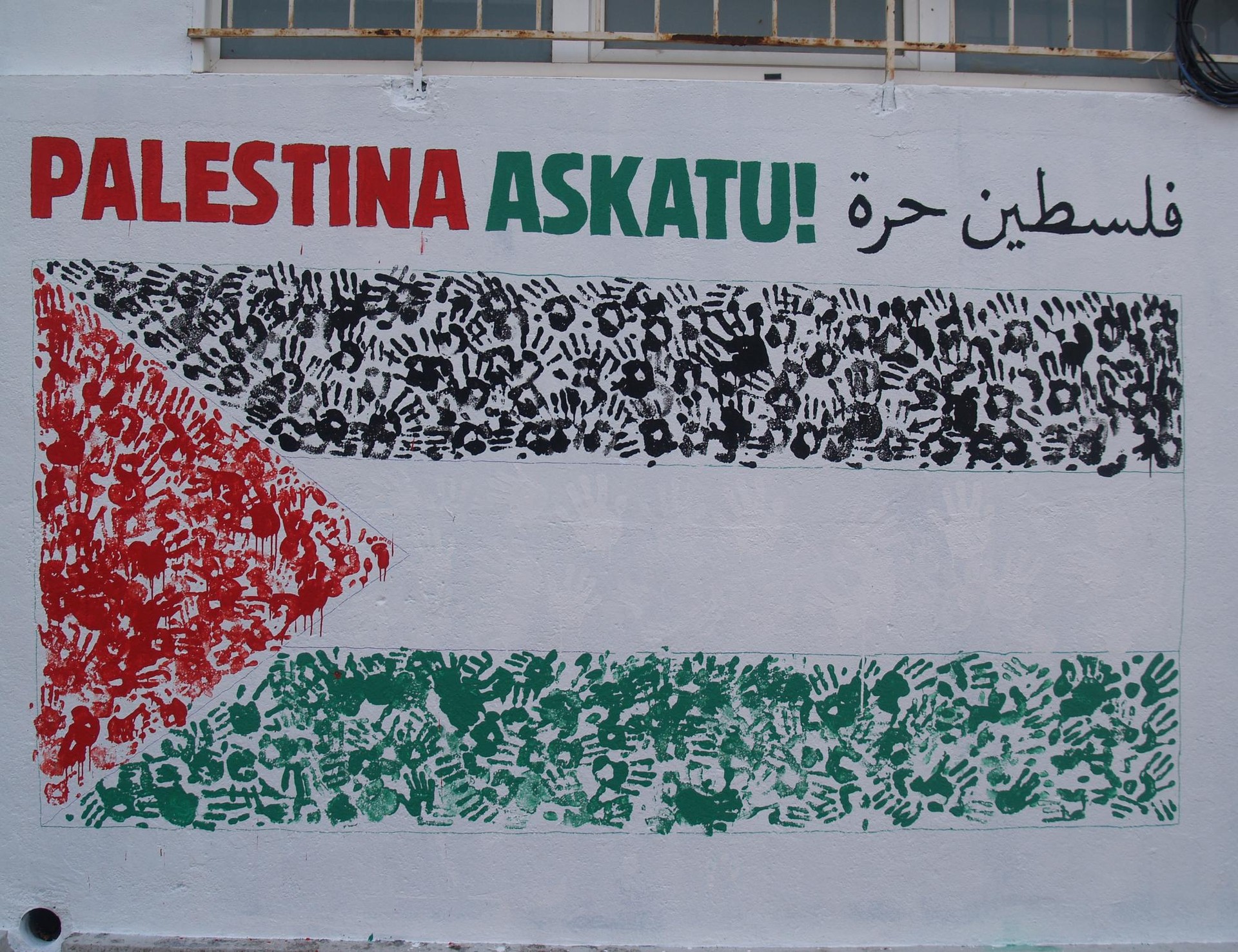 Palestinaren aldeko murala egin dute
