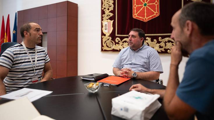 Urbasako frontoia berritzeko eskaera Parlamentura iritsi da