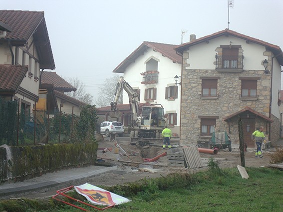Dona Maria kaleko lanak, eta beste txikiagoak 