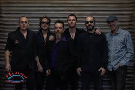 Cadillac Solitario taldea festen bezperan