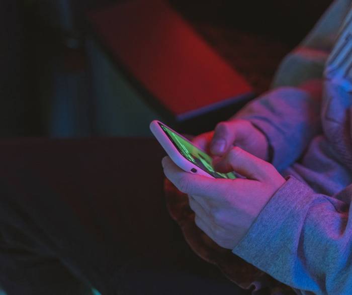 Sare sozialen eta mobilaren inguruko hitzaldia