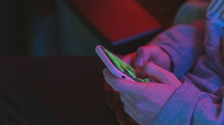 Sare sozialen eta mobilaren inguruko hitzaldia