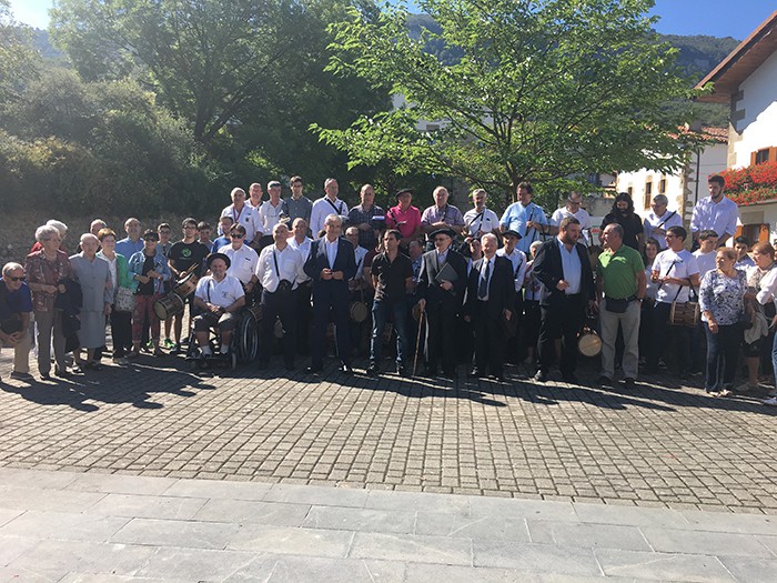 Sagasetak Euskal Herriko Txistularien elkartearen Urrezko domina jaso du - 12