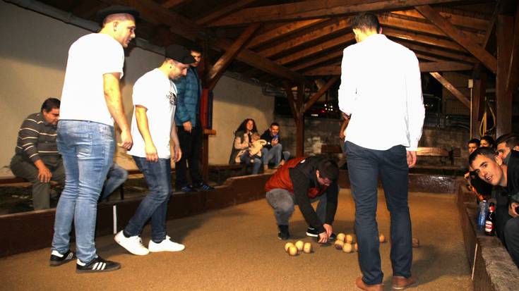 Binakako Iratxo Botxa Txapelketa, atzerakontuan