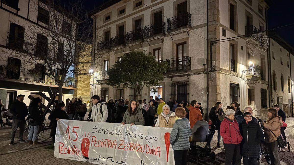 Pediatria zerbitzu duina nahi dute