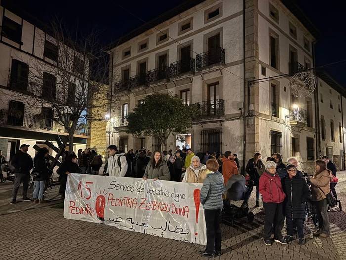 Pediatria zerbitzu duina nahi dute