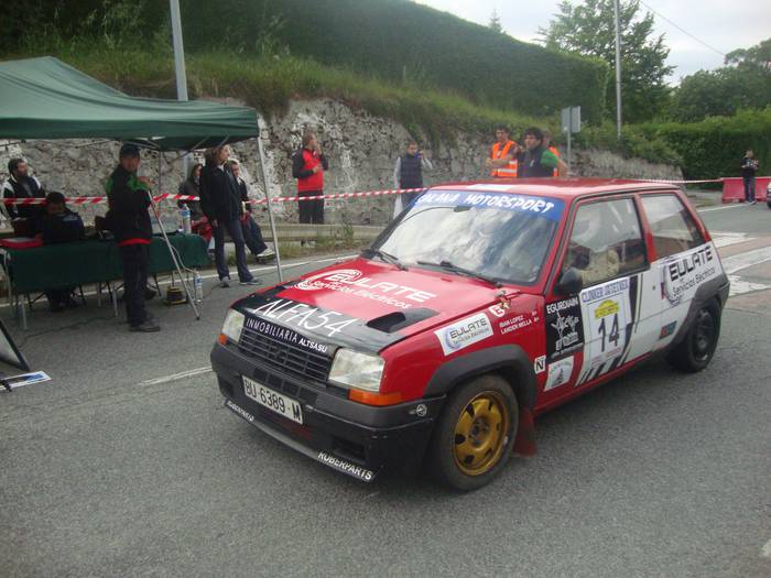 III. Rallysprint Olazti-Urbasa prestatzen buru-belarri dabil Sakana Motorsport