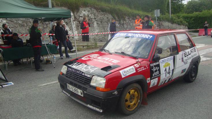 III. Rallysprint Olazti-Urbasa prestatzen buru-belarri dabil Sakana Motorsport