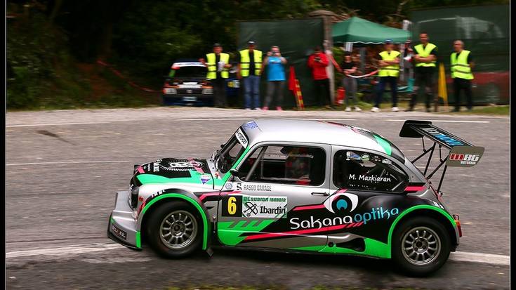 Ibardinetik bi sari ekarri ditu Seat 600 JTR-ak