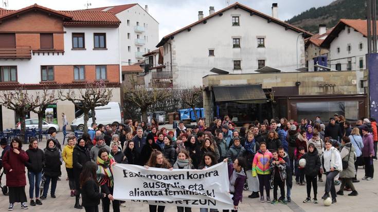Martxoaren 8an, beste mundu batengatik kalera