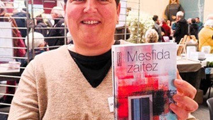 "Literaturaren munduan bada atzera begiratzeko gogo bat; memoriaren gogoa"