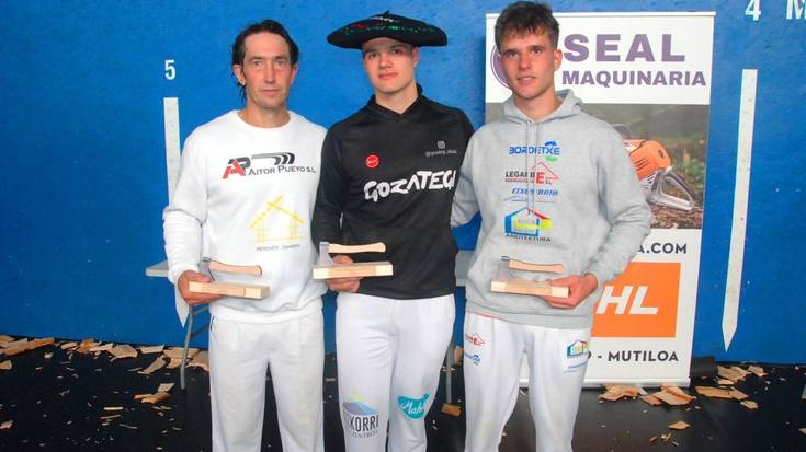 Mitxelena, Nafarroako zilarrezko txapelduna