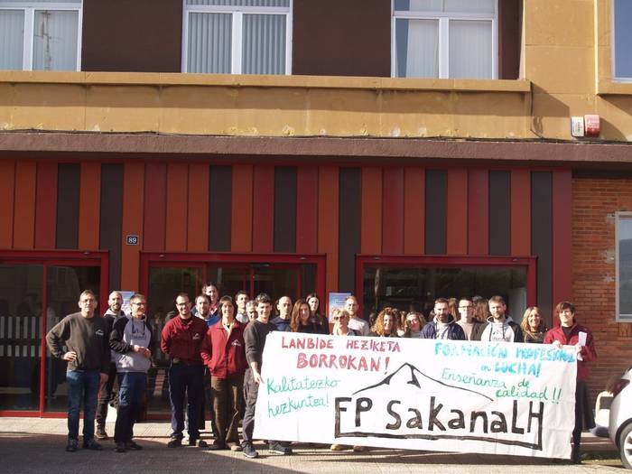 Lanbide Heziketa duala behar bezala ezartzeko baliabide eske