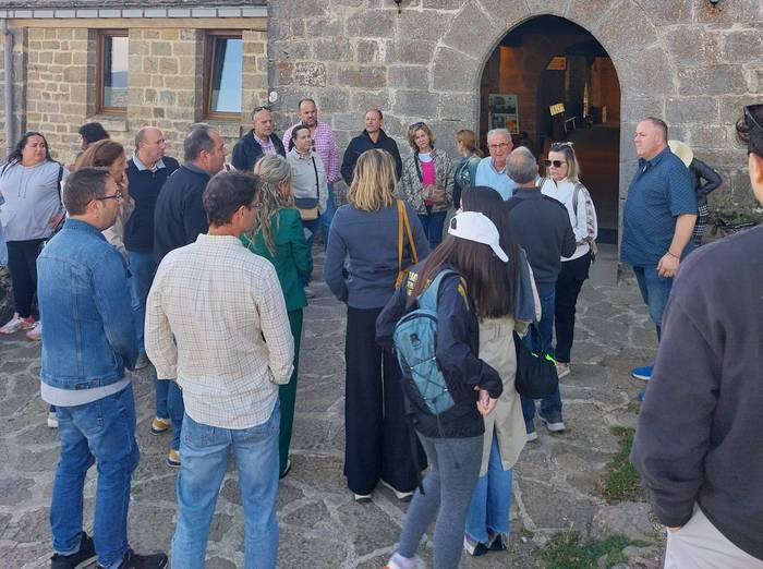 Plazaolako turismo kudeaketa eredua ezagutu dute Extremaduratik etorritakoek