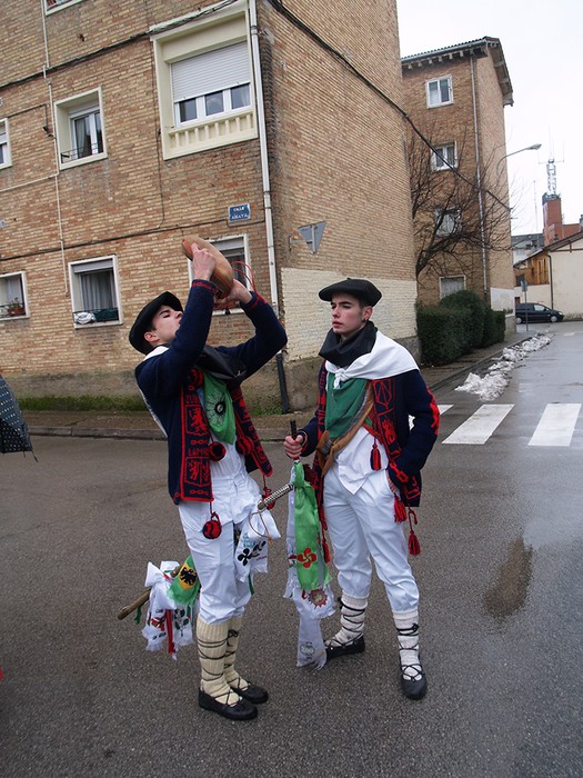 Kintoz bete dira kaleak - 39