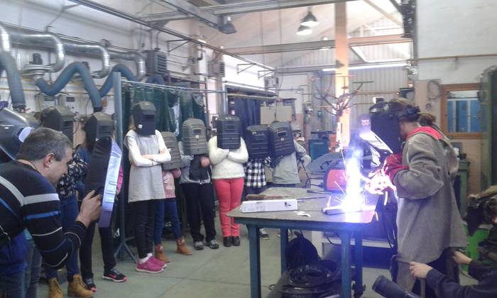 LHn teknologia aplikatuko eta ekintzailetzako gela