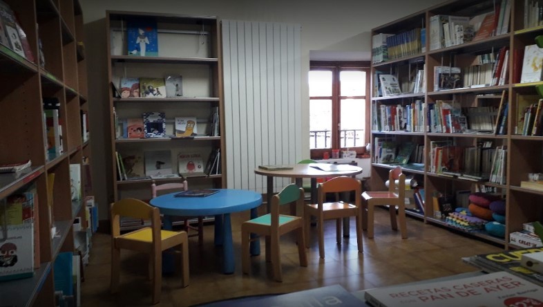 'Begirada ezberdin baten bila' tailerra Urdiaingo liburutegian