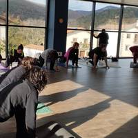 Emakumeendako Yoga Hormonala Irurtzunen