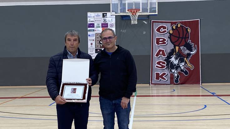 Zilarrezko domina Fermin Herrero Palomorendako