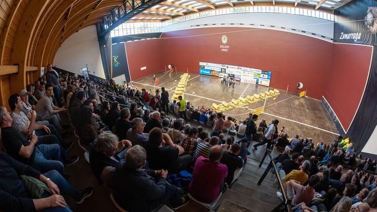 Aizkora apustua iruditan