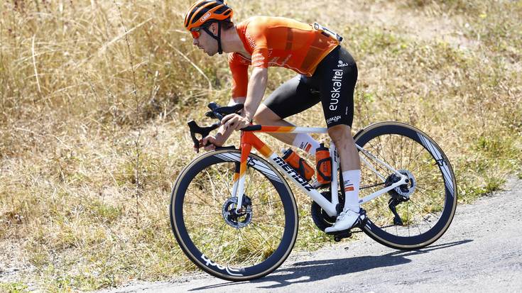 "Oporretan bizikleta albo batean uztea garrantzitsua da, deskonektatzeko"