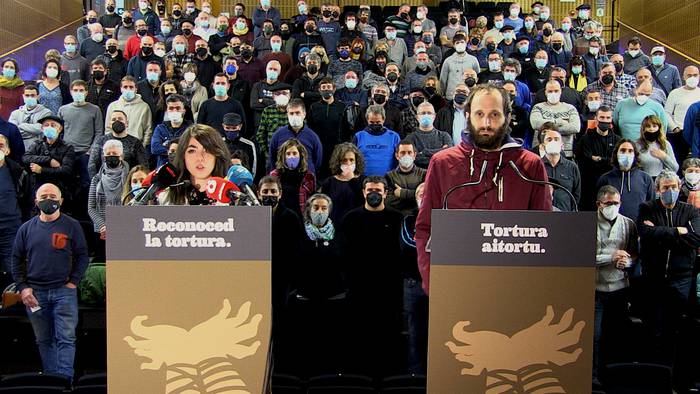 Gobernuari tortura ikertzeko eskatu diote