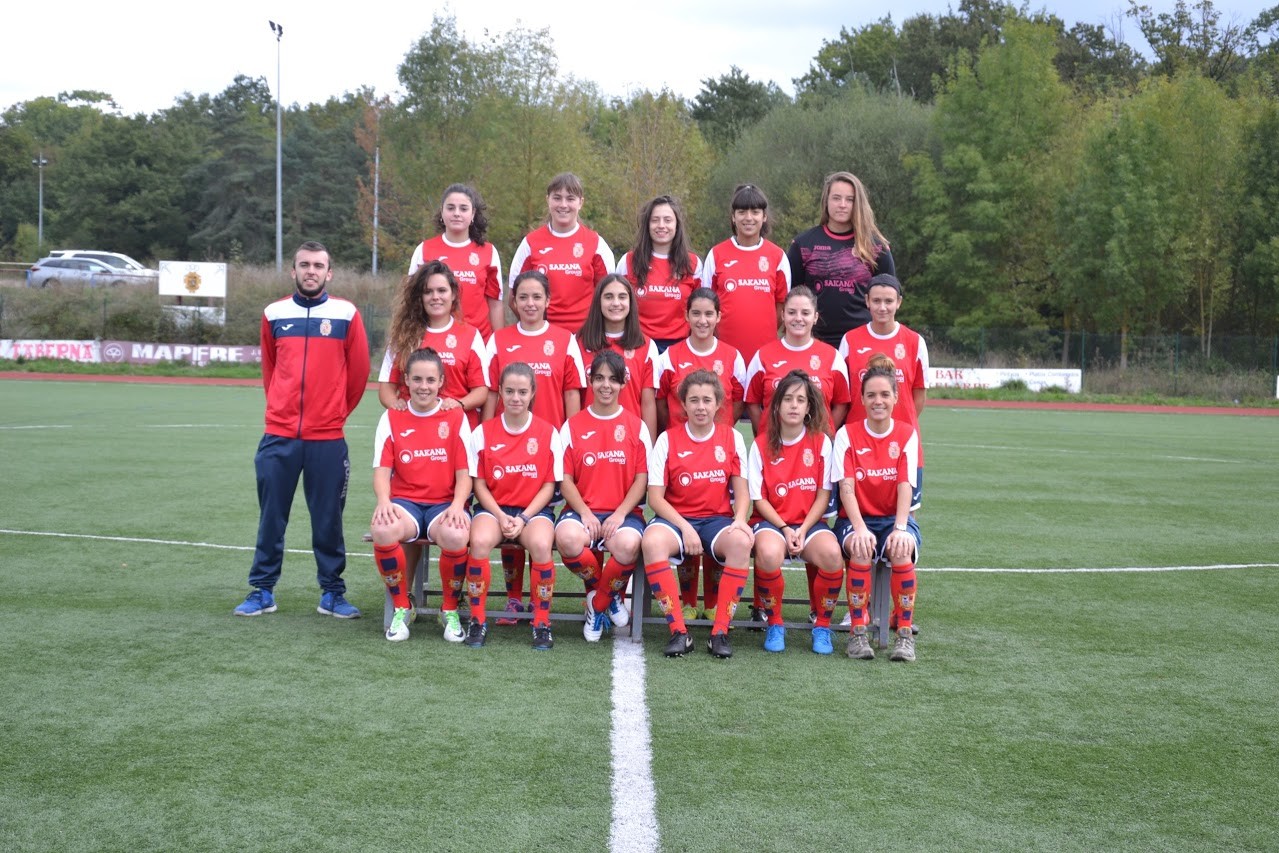 Emakume futbolariei deia