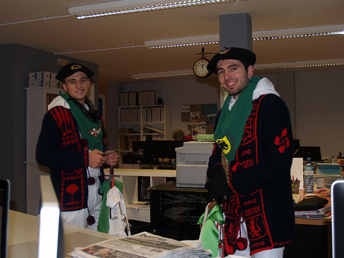 Kintoz bete dira kaleak - 13