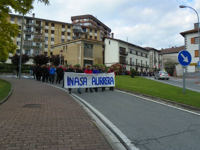 Inasako buruen kontrako kereila aurrera