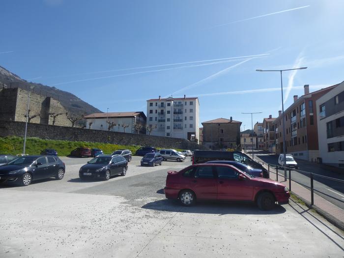 Udalak aparkalekuetarako lanak eman nahi ditu